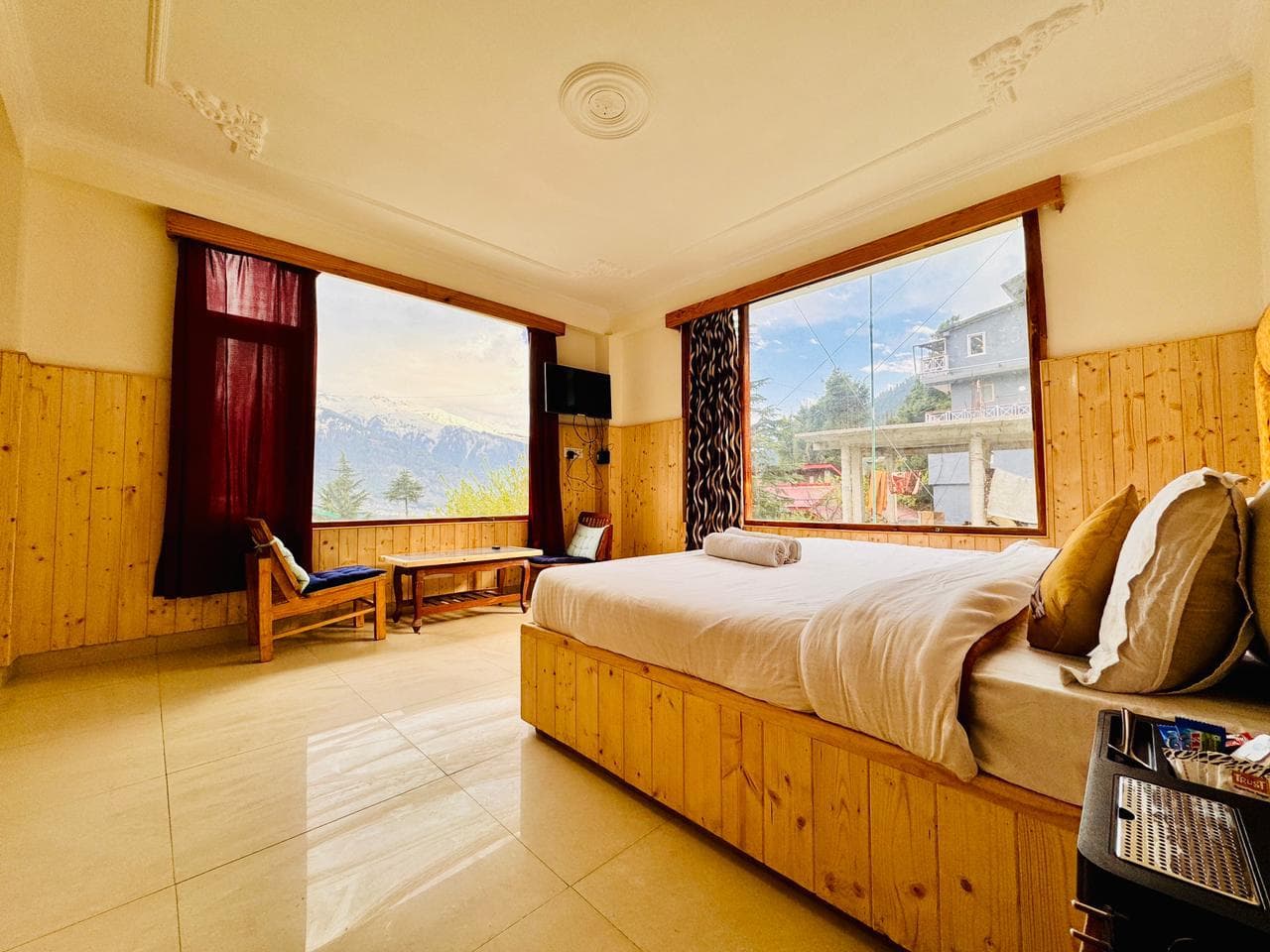 O9STAY BY The Heaven Paradise (MANALI)